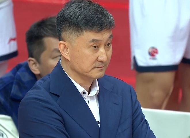 中国男篮21人集训大名单确定!6人缺席惹争议,战日本埋3大隐患