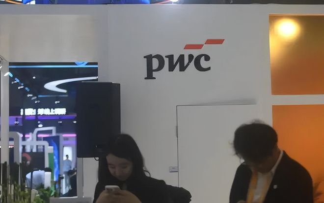 湖南男子捡3根金条以为是假的随手扔水坑,失主在骑共享单车时遗忘在车筐,发现金条不见报警求助