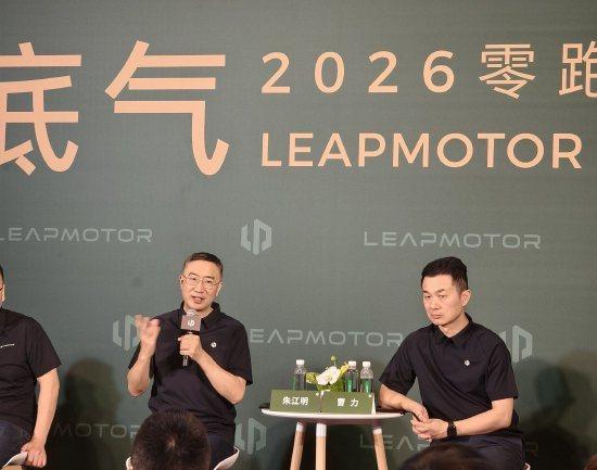 五大联赛战火重燃！专家应天英超10连红领衔红单