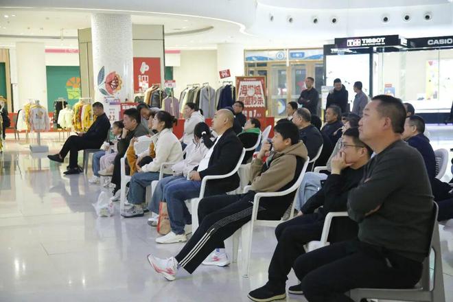 国乒男团摘银,王楚钦赛后微博评论区10分钟1W+评论:辛苦了
